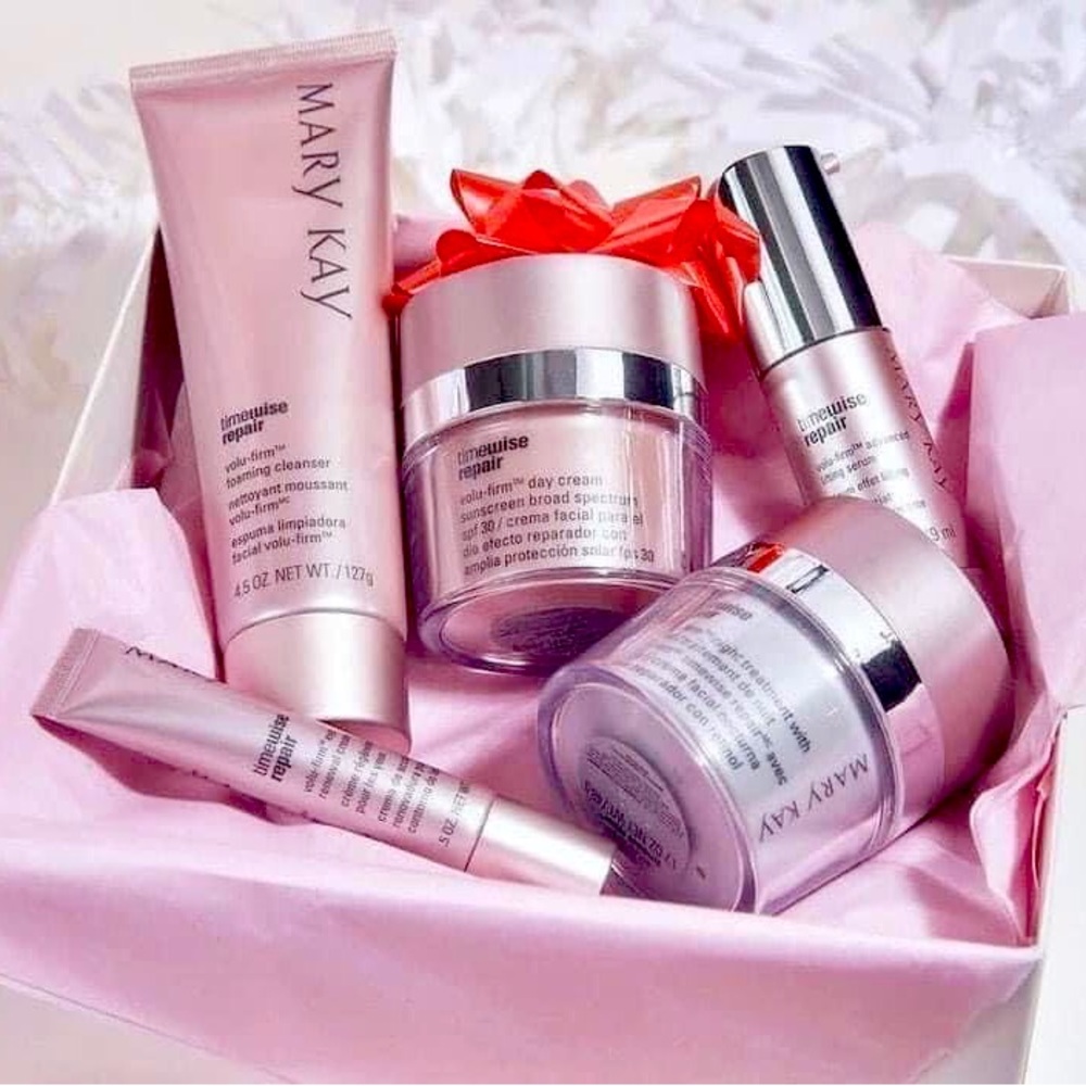TimeWise Repair Volu-Firm Set. 💜💖
